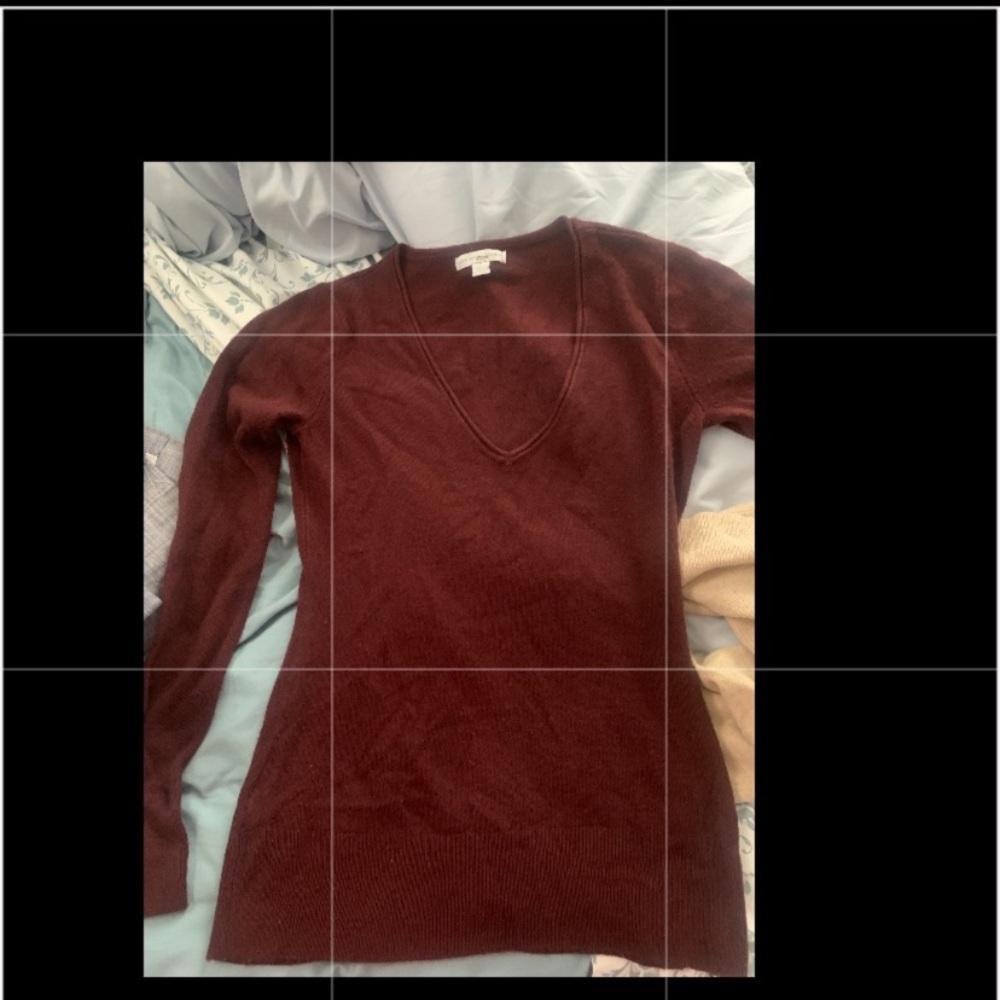 Clearance BUNDLE OF 4 two turtlenecks and two sweaters
SIZE XS
GREAT CONDITION - Picture 7 of 12